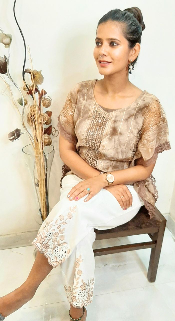 Kaftan Top With White Pants