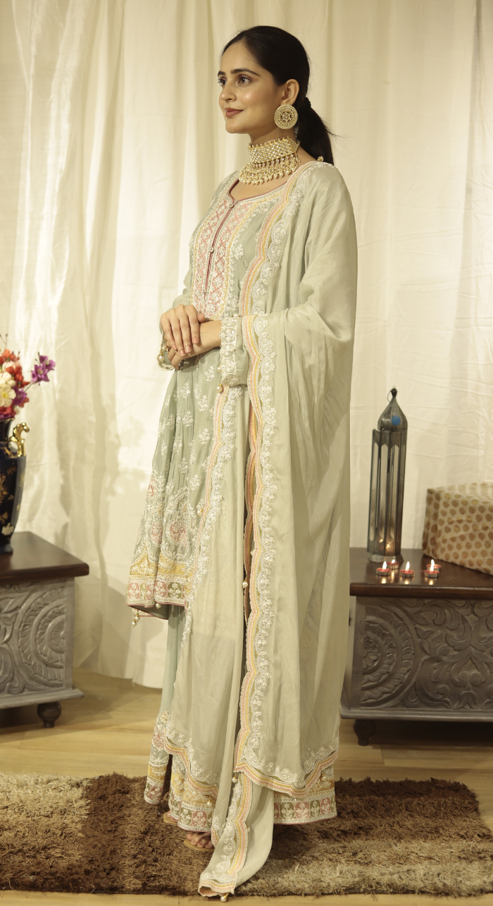 Pista Emerald Elegance